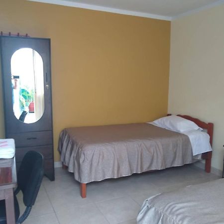 Hospedaje Golden Inn Camaná Esterno foto